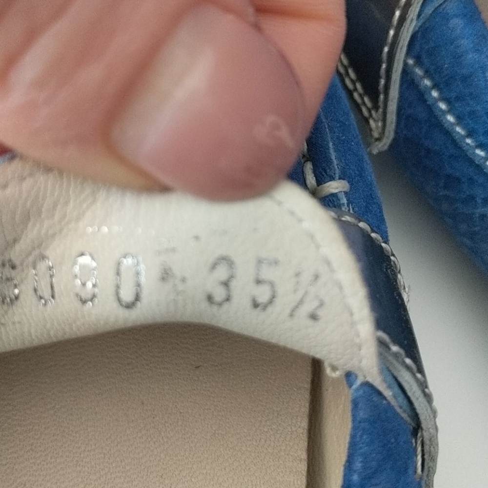 Shoes - Picture 5 of 6